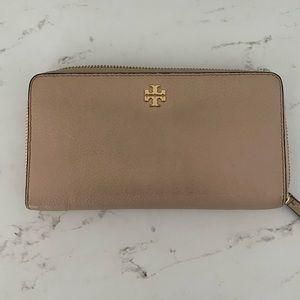 Tory Burch zip wallet